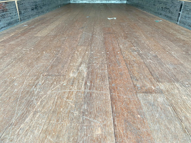 日野レンジャーアルミバン中型（4t）[写真13]