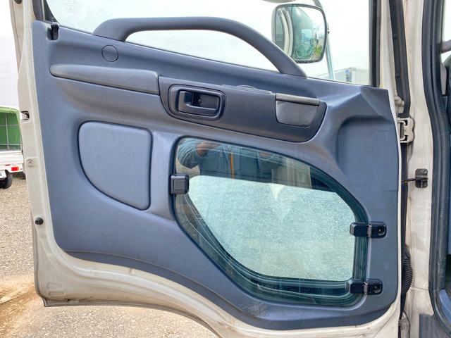 日野レンジャーアルミバン中型（4t）[写真29]