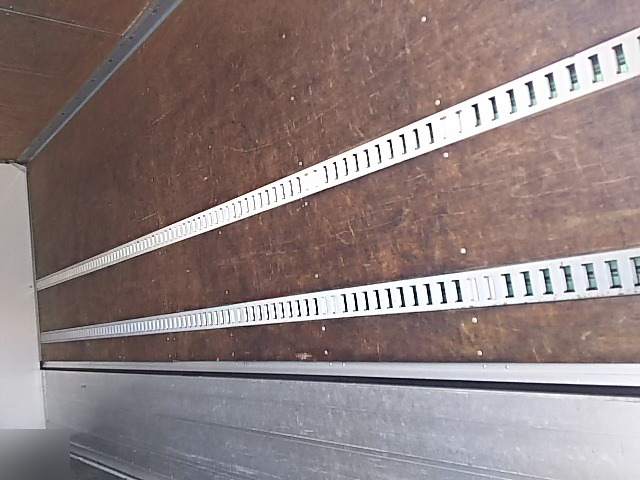 三菱ふそうキャンターアルミウイング小型（2t・3t）[写真11]