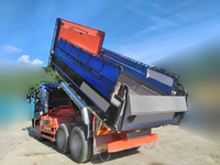 UDトラックスクオンダンプ大型（10t）[写真04]