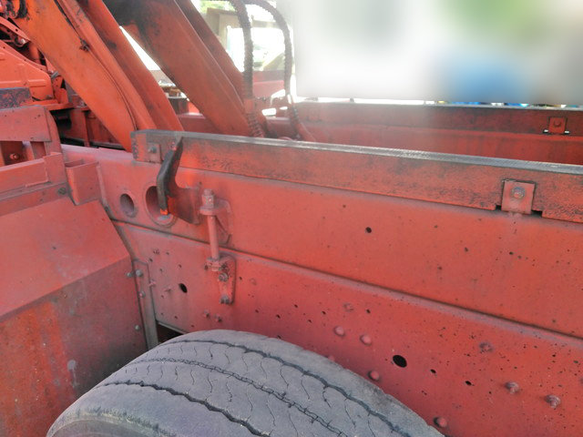 UDトラックスクオンダンプ大型（10t）[写真06]