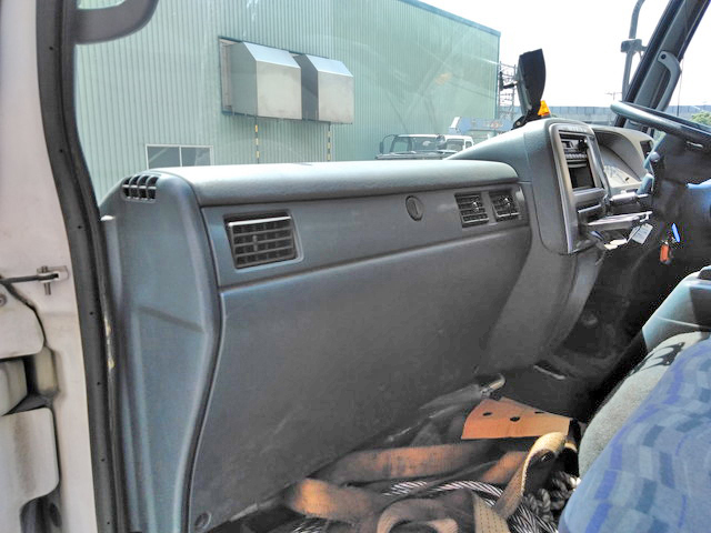 UDトラックスコンドルクレーン5段中型（4t）[写真22]