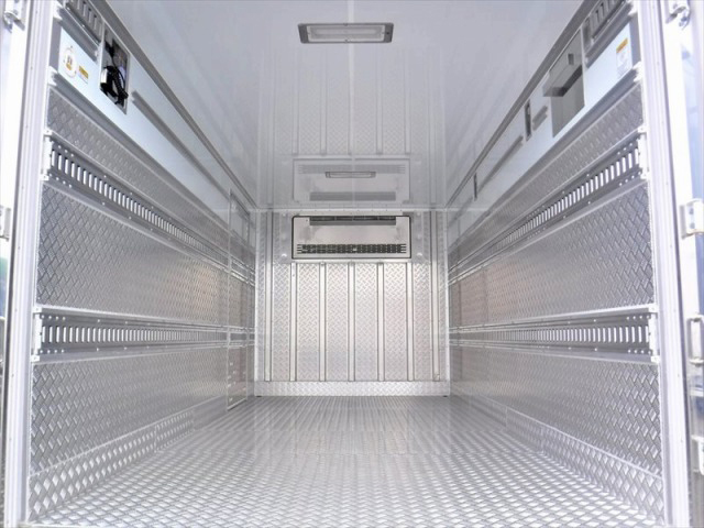 いすゞエルフ冷凍車（冷蔵車）小型（2t・3t）[写真11]