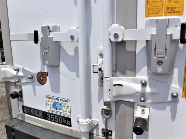 いすゞエルフ冷凍車（冷蔵車）小型（2t・3t）[写真15]