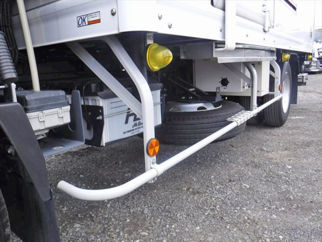 いすゞエルフ冷凍車（冷蔵車）小型（2t・3t）[写真20]