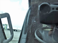 いすゞエルフ冷凍車（冷蔵車）小型（2t・3t）[写真24]