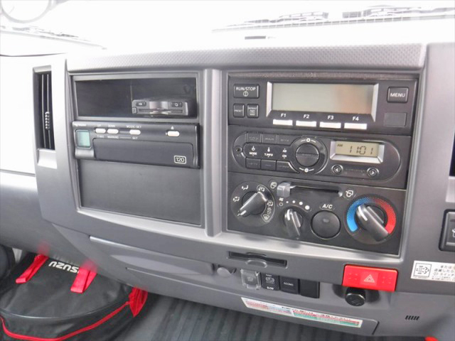 いすゞエルフ冷凍車（冷蔵車）小型（2t・3t）[写真28]