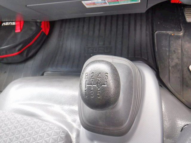 いすゞエルフ冷凍車（冷蔵車）小型（2t・3t）[写真29]