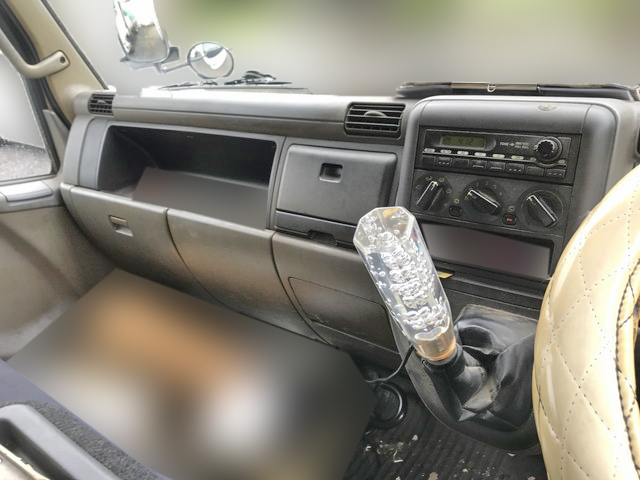 三菱ふそうキャンター平ボディ小型（2t・3t）[写真13]