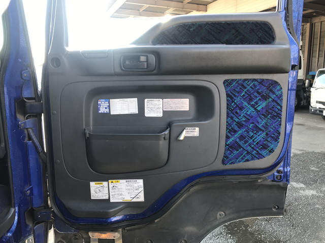 いすゞギガトレーラーヘッド（トラクターヘッド）大型（10t）[写真27]