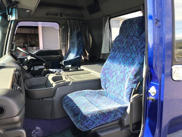 いすゞギガトレーラーヘッド（トラクターヘッド）大型（10t）[写真28]