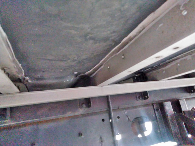 いすゞフォワードアルミウイング中型（4t）[写真12]