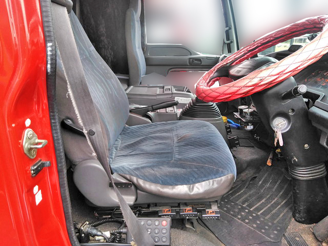 いすゞフォワードアルミウイング中型（4t）[写真20]