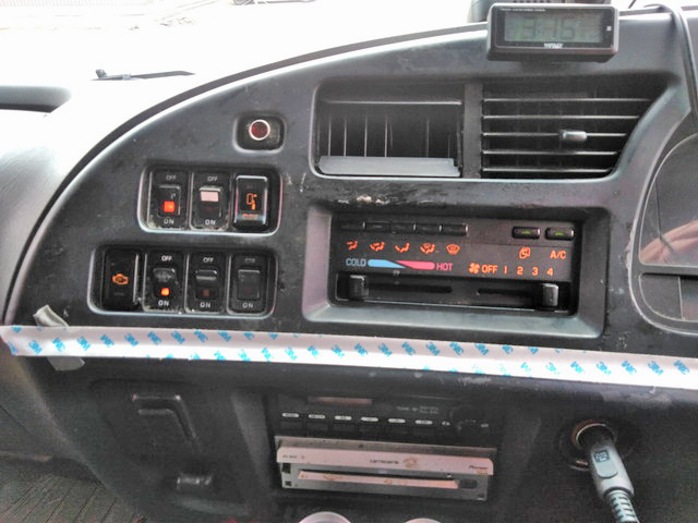 いすゞフォワードアルミウイング中型（4t）[写真25]