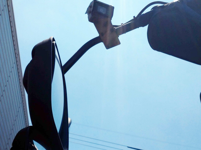 UDトラックスクオントレーラーヘッド（トラクターヘッド）大型（10t）[写真16]