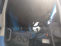 UDトラックスクオントレーラーヘッド（トラクターヘッド）大型（10t）[写真17]