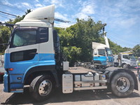 UDトラックスクオントレーラーヘッド（トラクターヘッド）大型（10t）[写真02]