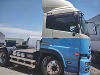 UDトラックスクオントレーラーヘッド（トラクターヘッド）大型（10t）[写真03]