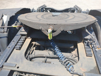 UDトラックスクオントレーラーヘッド（トラクターヘッド）大型（10t）[写真08]