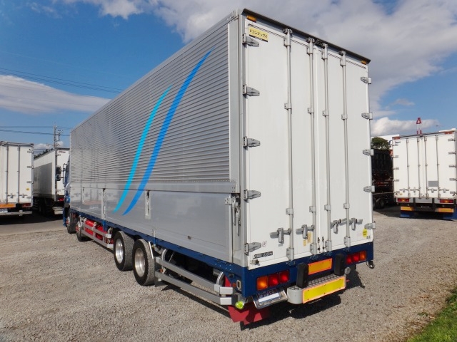 日野プロフィアアルミウイング大型（10t）[写真02]