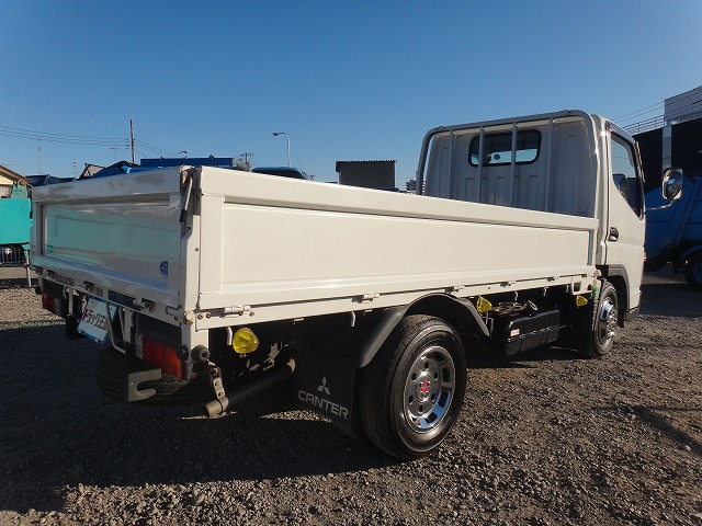 三菱ふそうキャンターガッツ平ボディ小型（2t・3t）[写真02]