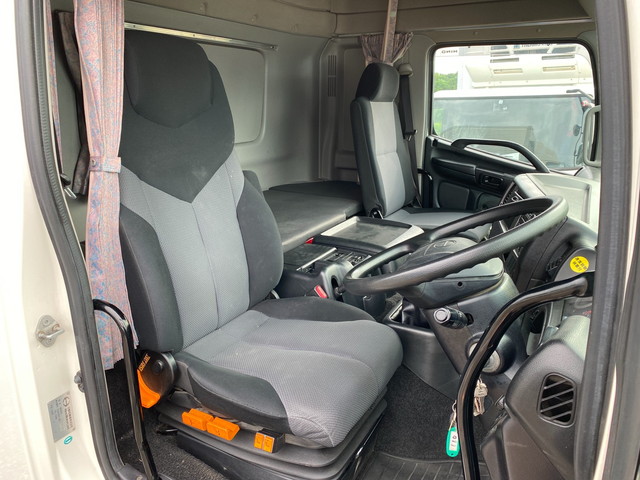 日野プロフィアアルミウイング大型（10t）[写真29]