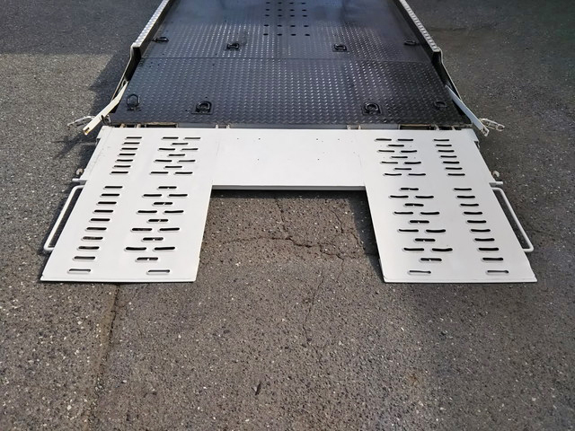 日野レンジャーセーフティクレーン3段中型（4t）[写真14]