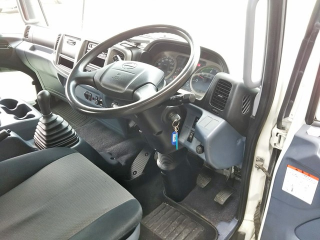 日野レンジャーセーフティクレーン3段中型（4t）[写真35]