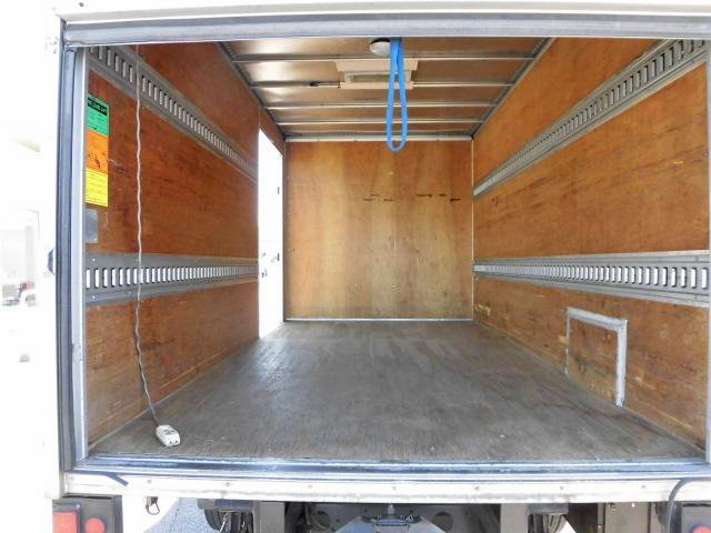 日野デュトロアルミバン小型（2t・3t）[写真11]