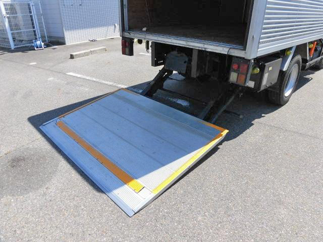 日野デュトロアルミバン小型（2t・3t）[写真17]