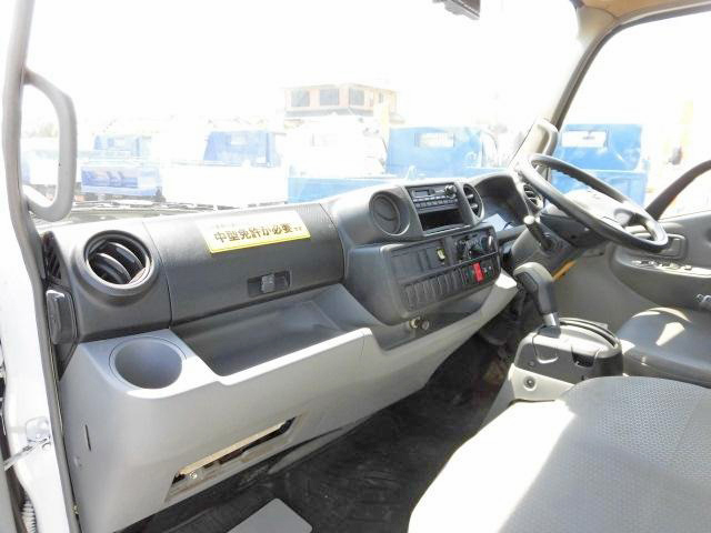 日野デュトロアルミバン小型（2t・3t）[写真29]