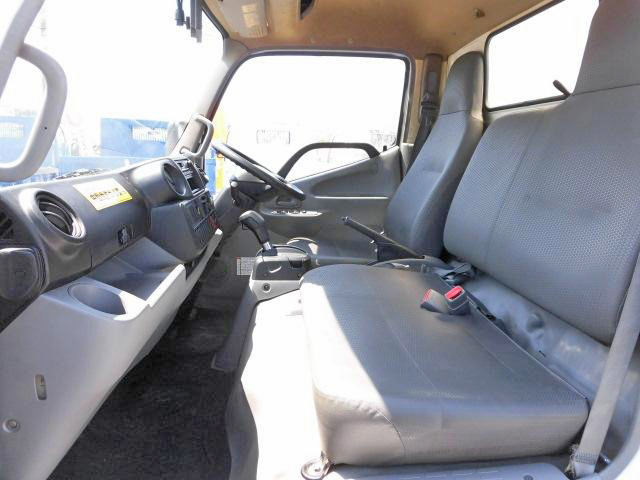 日野デュトロアルミバン小型（2t・3t）[写真30]