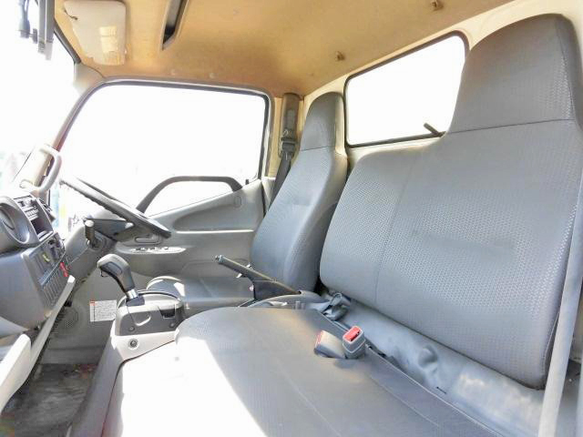 日野デュトロアルミバン小型（2t・3t）[写真31]