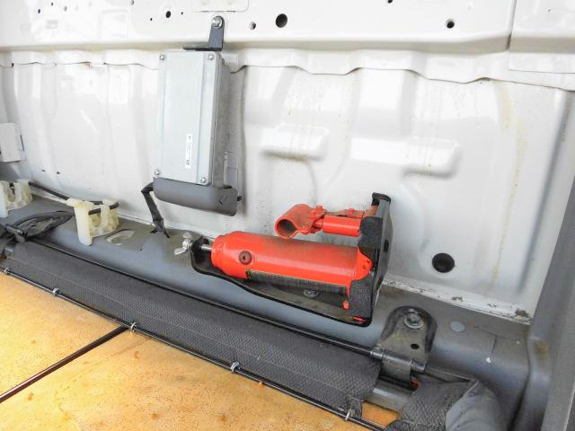 日野デュトロアルミバン小型（2t・3t）[写真38]