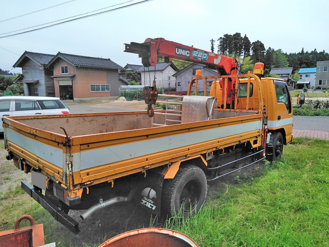 いすゞエルフクレーン3段小型（2t・3t）[写真02]