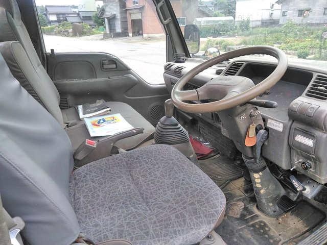 いすゞエルフクレーン3段小型（2t・3t）[写真25]