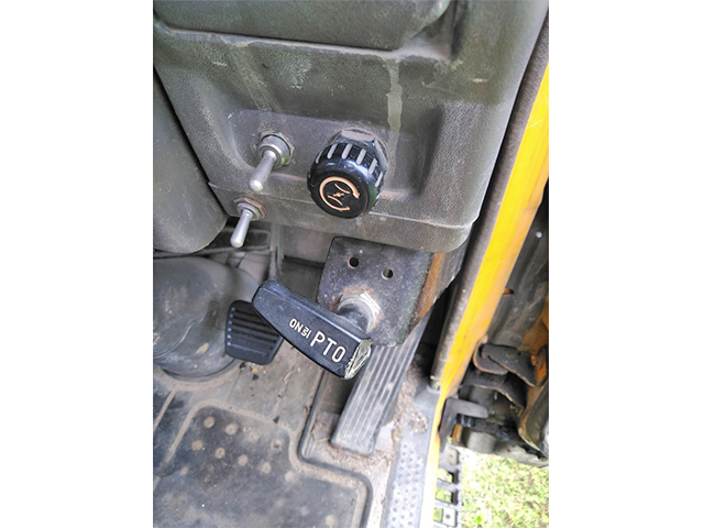 いすゞエルフクレーン3段小型（2t・3t）[写真27]