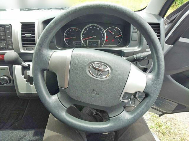 トヨタハイエースバン小型（2t・3t）[写真13]