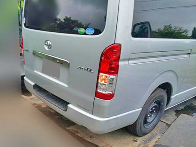 トヨタハイエースバン小型（2t・3t）[写真04]