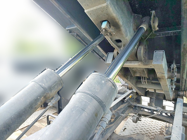 三菱ふそうファイターアームロール中型（4t）[写真12]