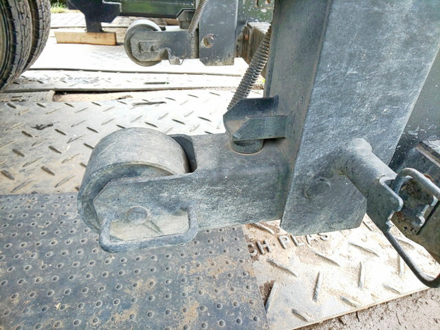 三菱ふそうファイターアームロール中型（4t）[写真15]