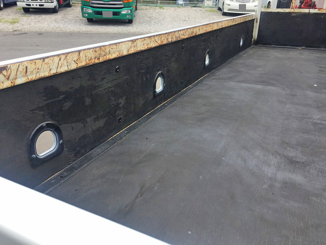 いすゞエルフユニック4段小型（2t・3t）[写真12]