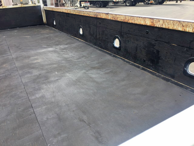 いすゞエルフユニック4段小型（2t・3t）[写真14]