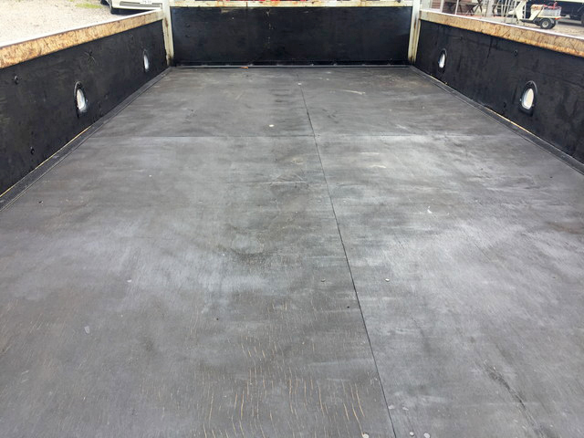 いすゞエルフユニック4段小型（2t・3t）[写真15]