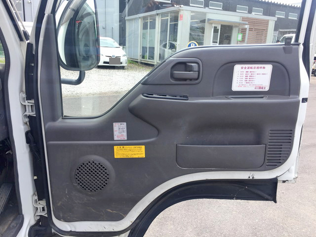 いすゞエルフユニック4段小型（2t・3t）[写真32]