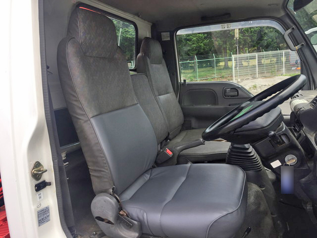 いすゞエルフユニック4段小型（2t・3t）[写真36]