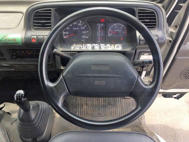 いすゞエルフユニック4段小型（2t・3t）[写真37]