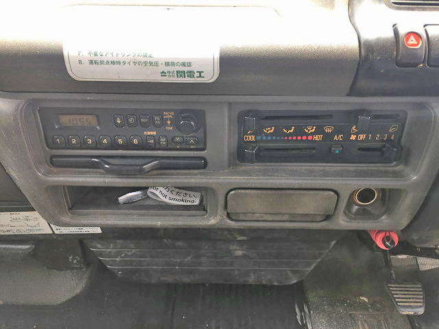 いすゞエルフユニック4段小型（2t・3t）[写真38]