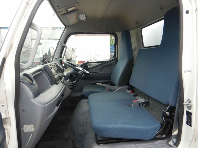 日産アトラスパネルバン小型（2t・3t）[写真16]