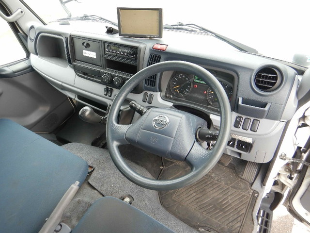 日産アトラスパネルバン小型（2t・3t）[写真17]